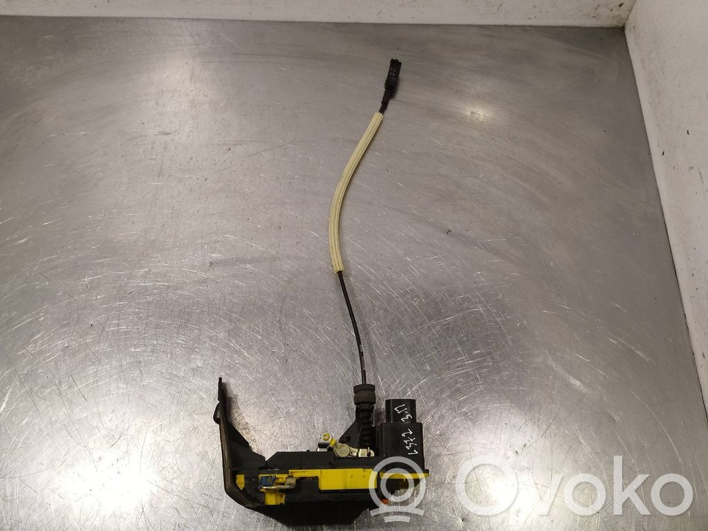 Volvo XC90 Aizmugurē slēdzene 