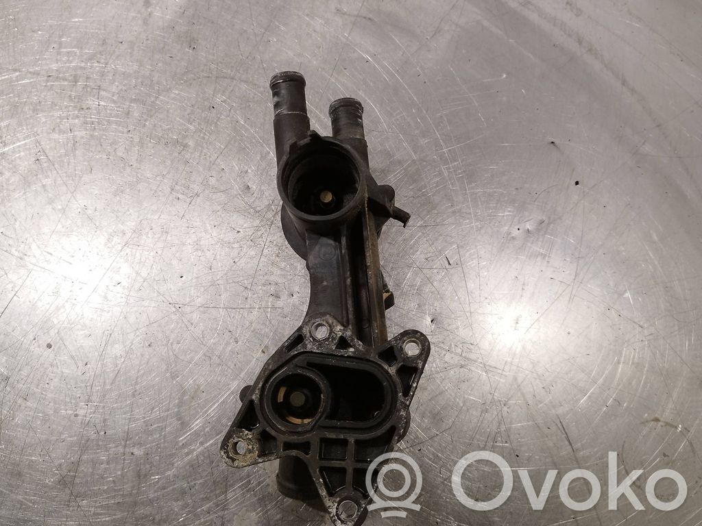 Volkswagen PASSAT B6 Obudowa termostatu 