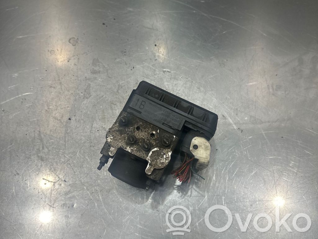 Toyota RAV 4 (XA20) Bomba de ABS 