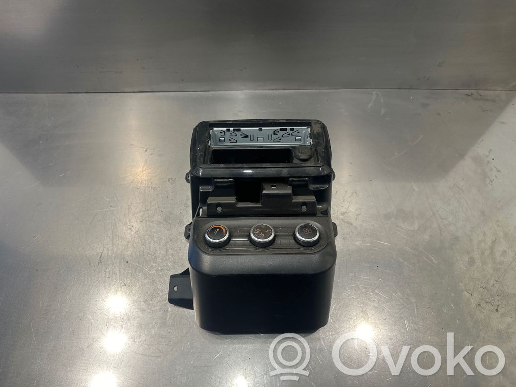 Microcar M.GO Console centrale, commande chauffage/clim 