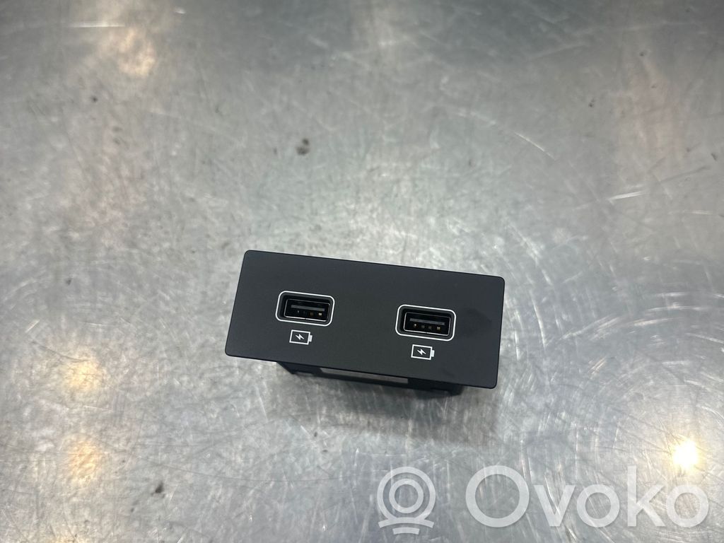 Enchufe conector USB   280230033R,33352432,33352441