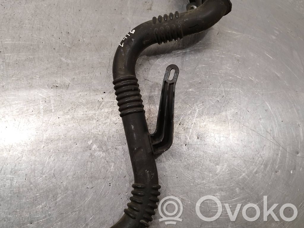 Renault Clio IV Välijäähdyttimen letku 