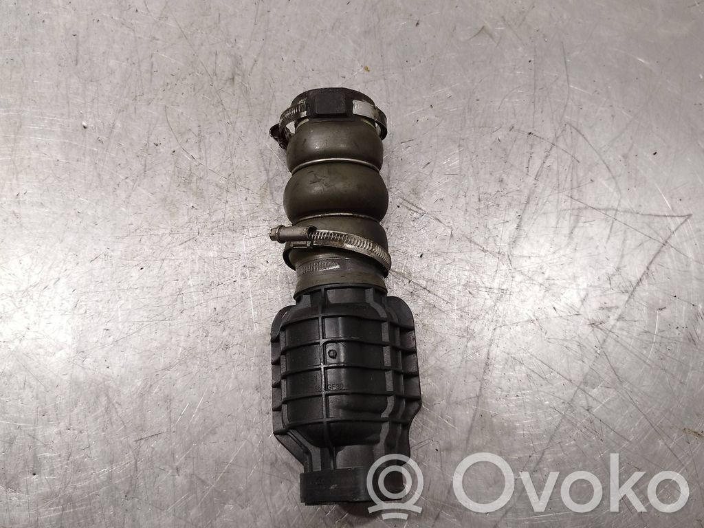 Peugeot 308 Intercooler hose/pipe 