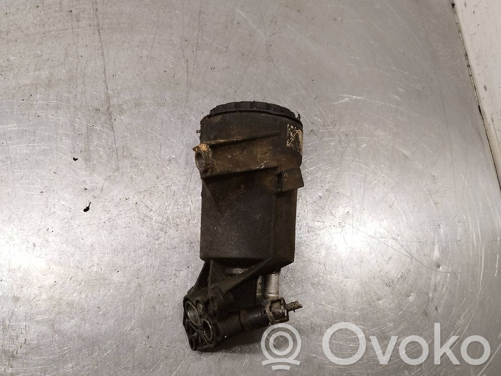 Oil filter mounting bracket