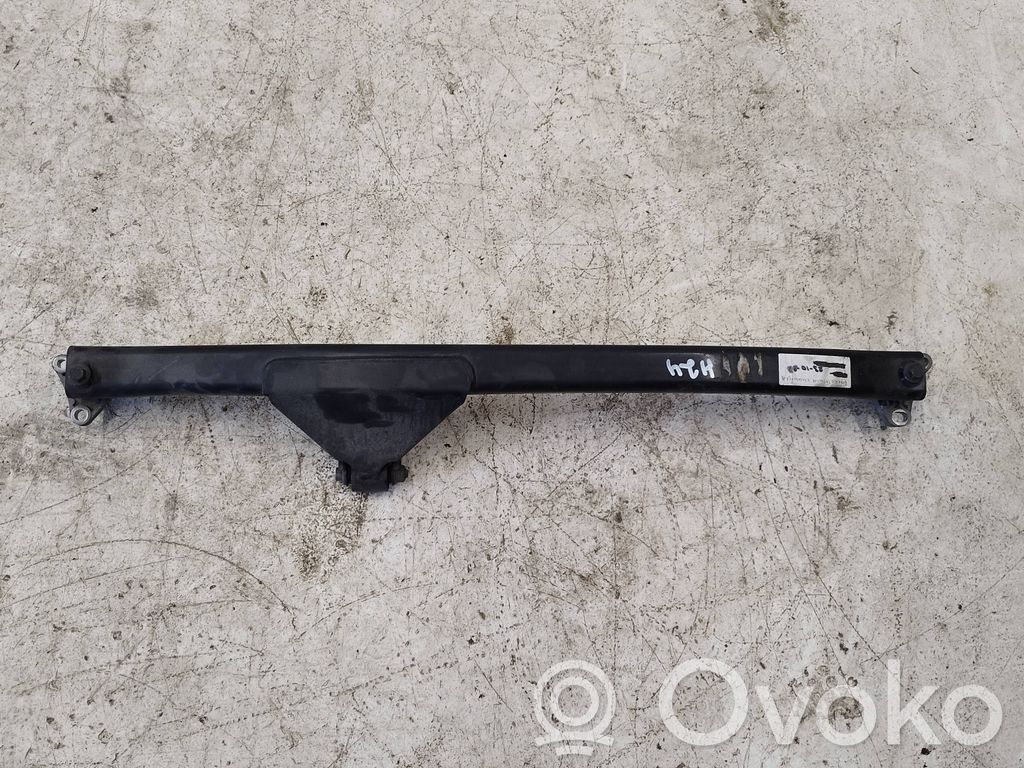 Volvo V70 Engine mounting bracket 