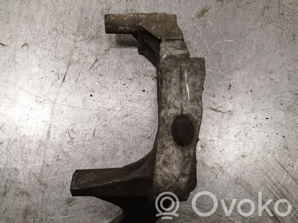Volkswagen Touran I Engine mounting bracket 