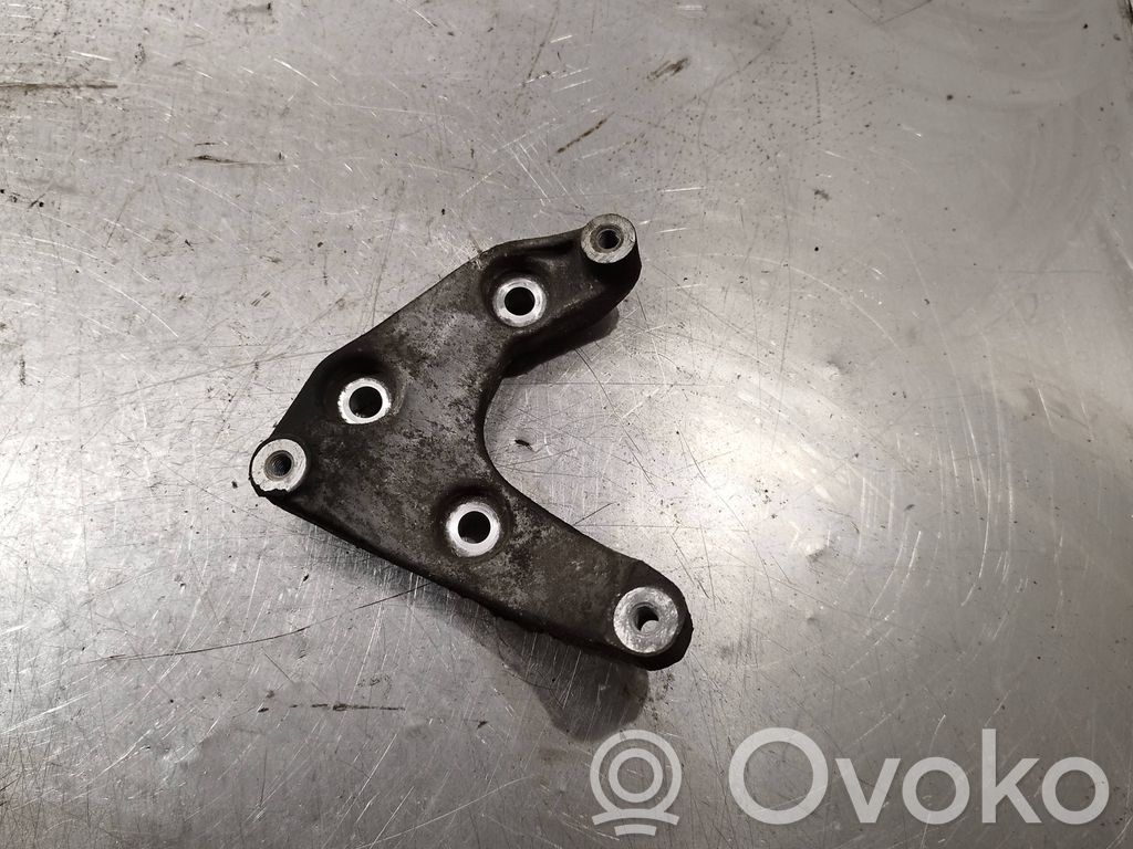 Opel Zafira B Engine mounting bracket 