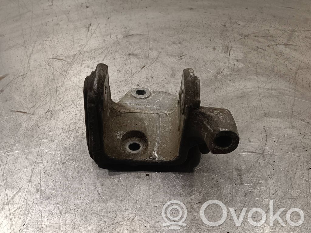 Dodge Avenger Engine mounting bracket 