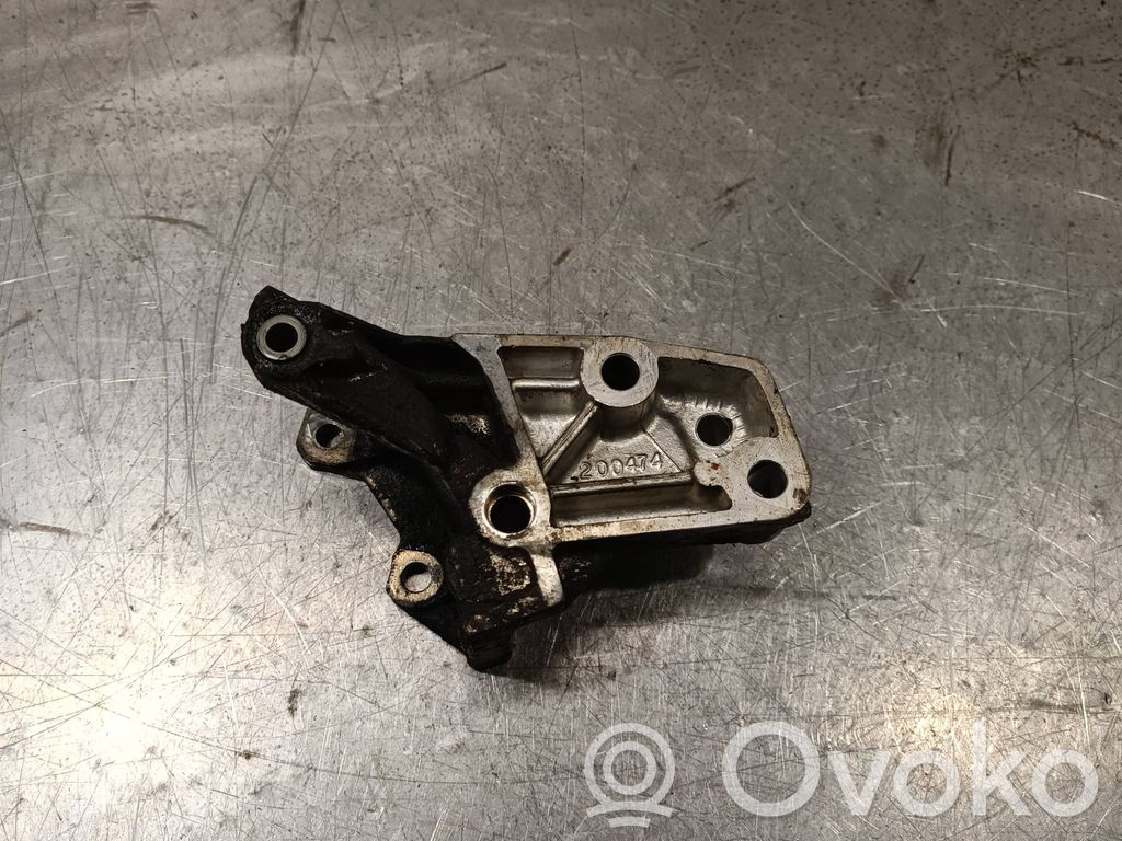 Engine mounting bracket   200474