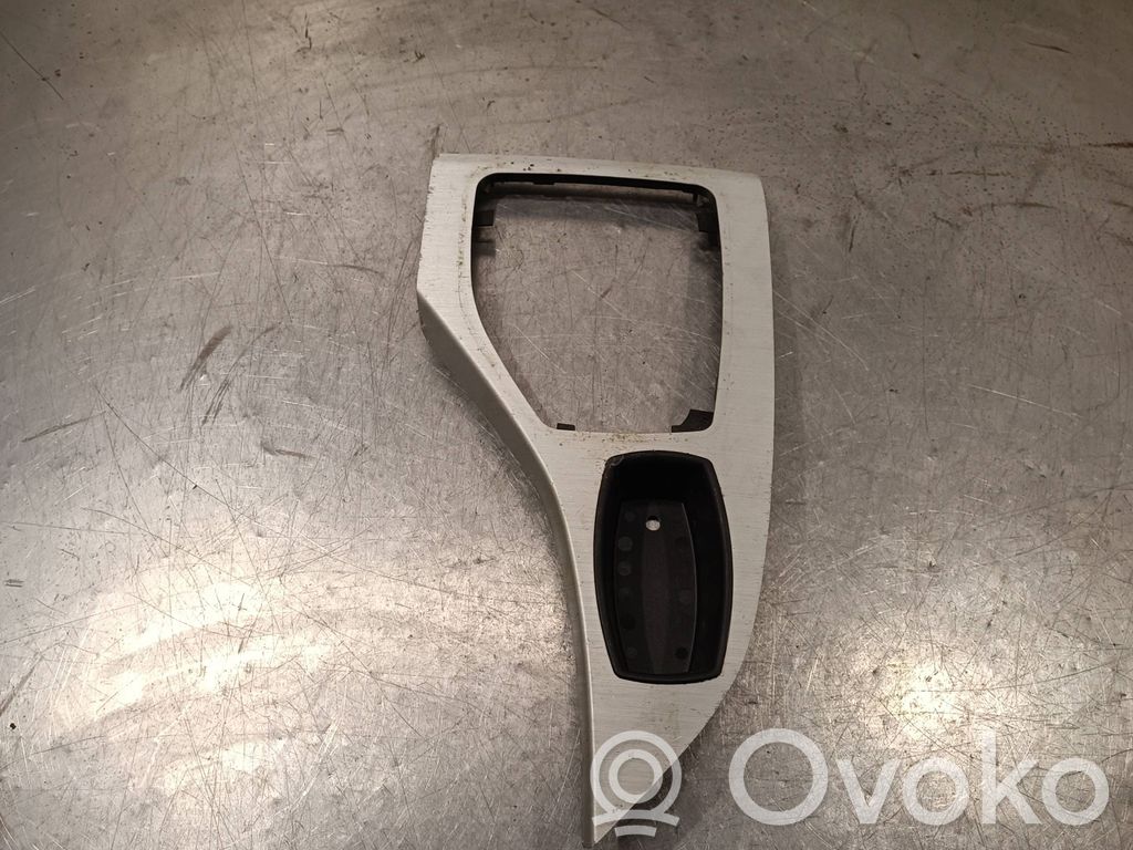 BMW X1 E84 Ātrumu pārslēgšanas sviras dekoratīvā apdare (plastmasas) 
