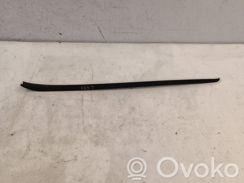 Volkswagen PASSAT B8 Ornament parbriz 