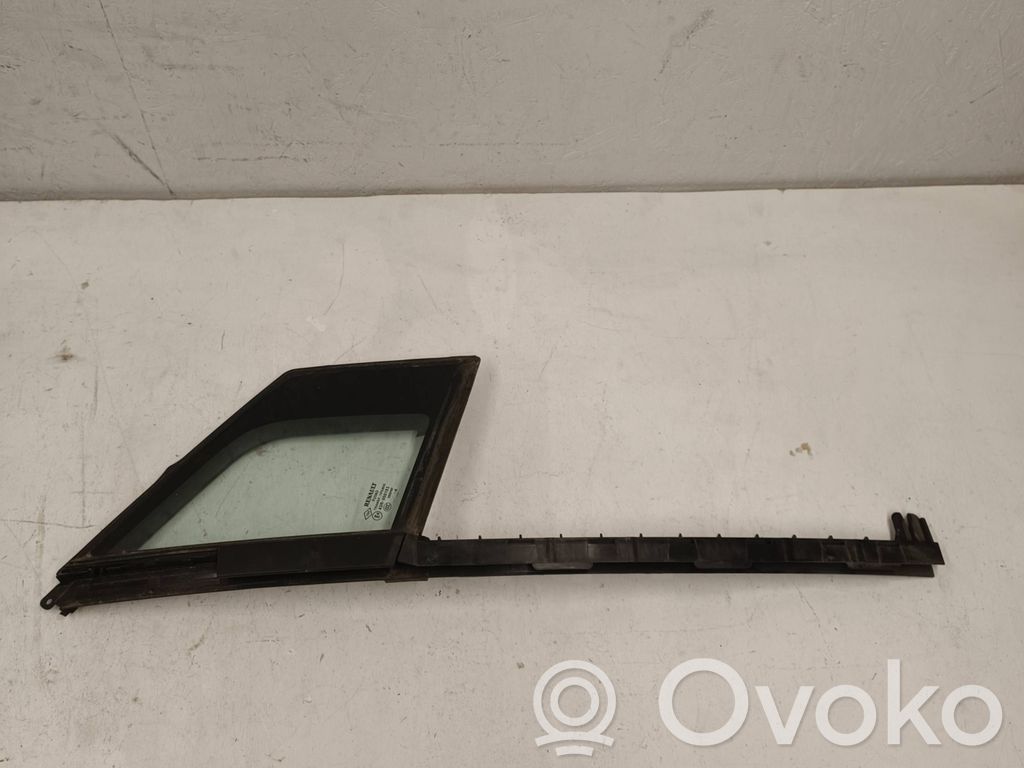 Renault Megane IV Rear vent window glass 