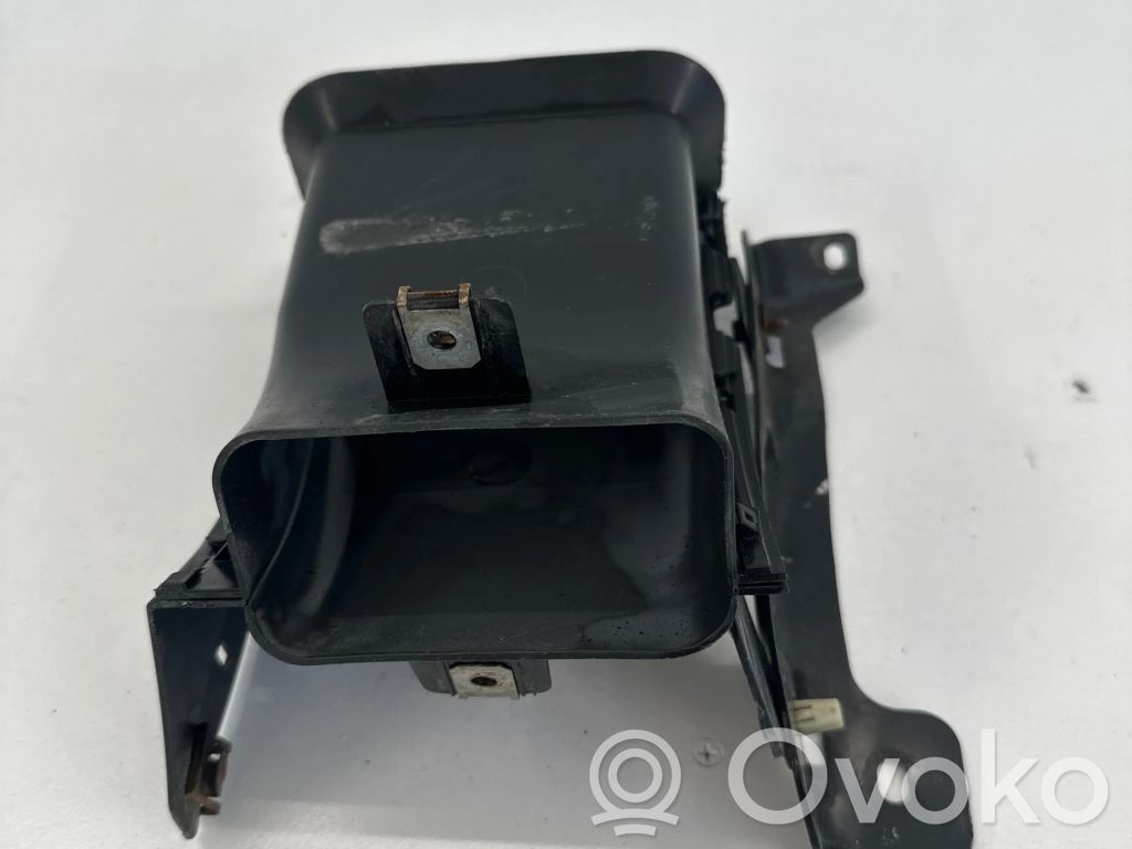 BMW 5 E60 E61 Air intake duct part 