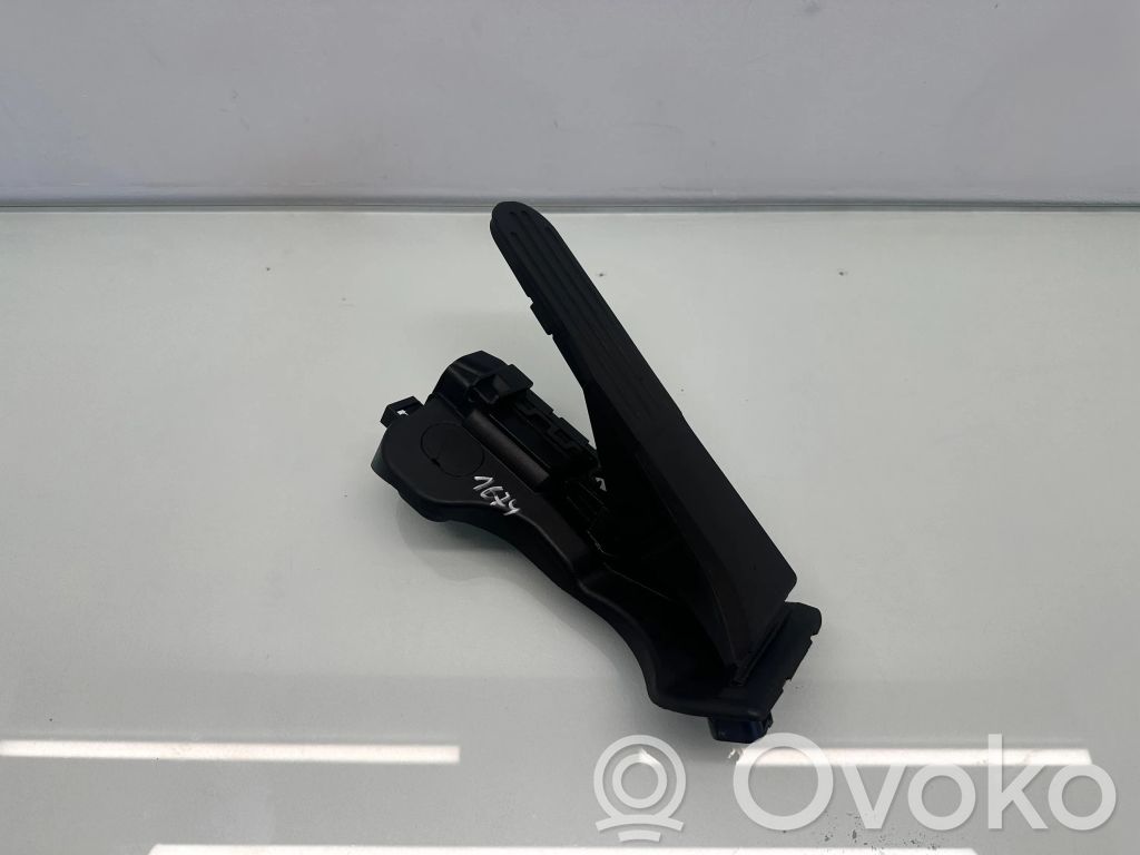 Volkswagen Golf VI Pedał gazu / przyspieszenia 