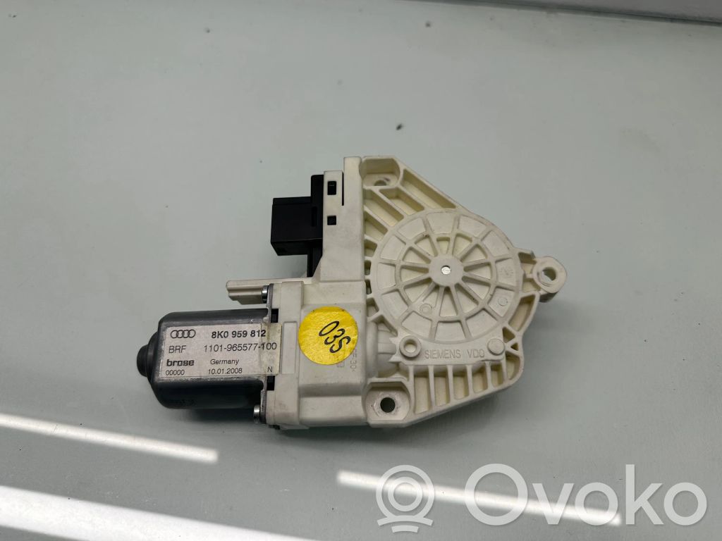 Audi A4 S4 B8 8K Silniczek podnoszenia szyby drzwi tylnych 