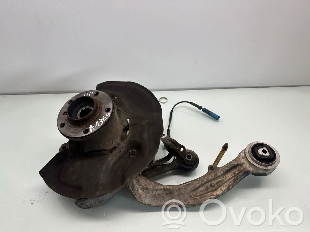 Front wheel hub   M136