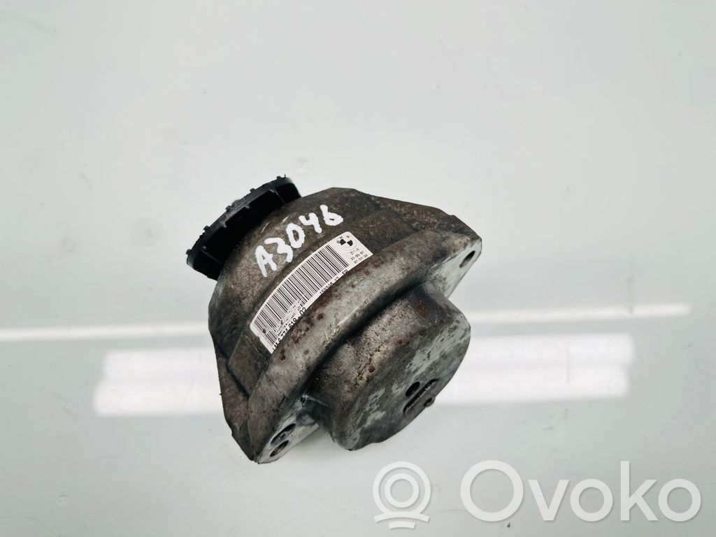 BMW 5 E60 E61 Engine mount bracket 