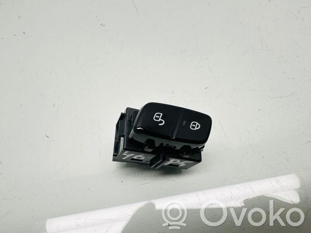 Volvo V90 Cross Country Central locking switch button 
