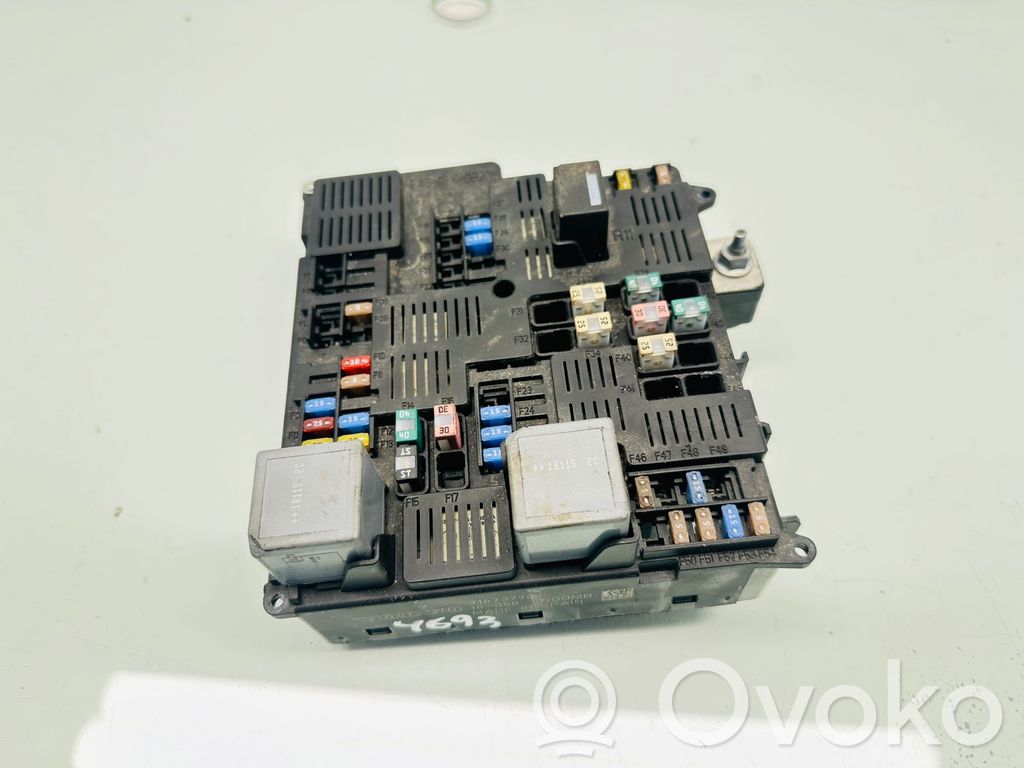 Volvo V90 Cross Country Fuse module 