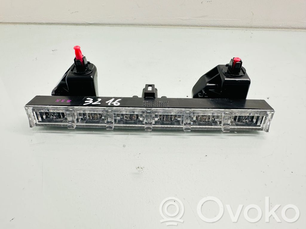 Toyota Auris E180 Third/center stoplight 