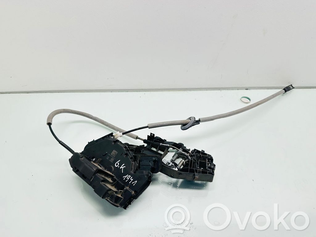 Volkswagen Touran III Rear door lock 