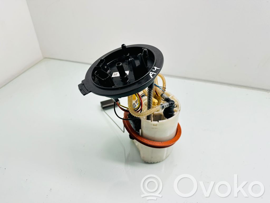 Volkswagen PASSAT B8 Bomba interna de combustible 