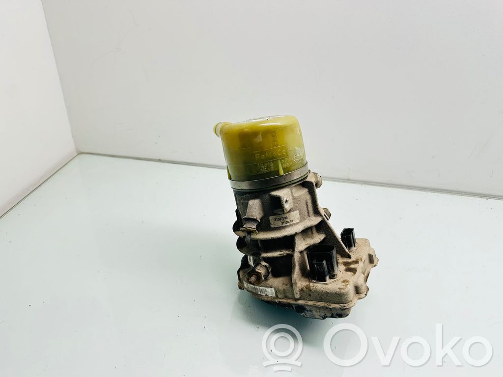 Volvo V70 Ohjaustehostimen pumppu 