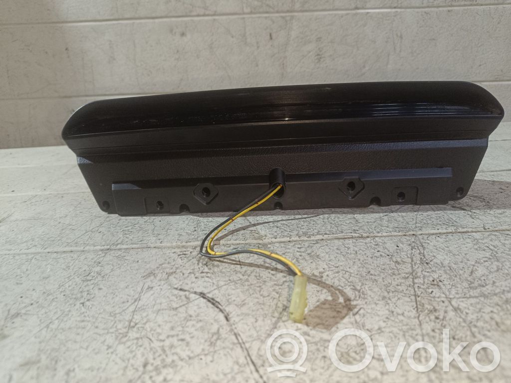 Subaru Forester SH Third/center stoplight 