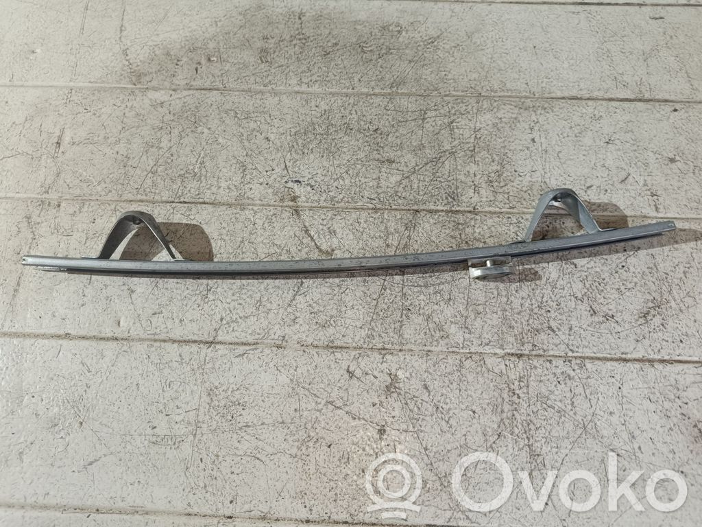 Opel Zafira B Listwa szyby drzwi przednich 