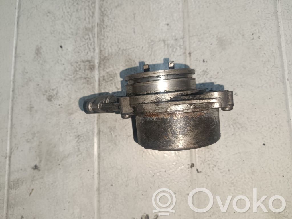 BMW 5 E39 Vacuum pump 