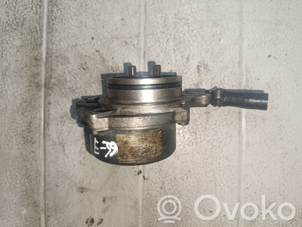 BMW 5 E39 Vacuum pump 