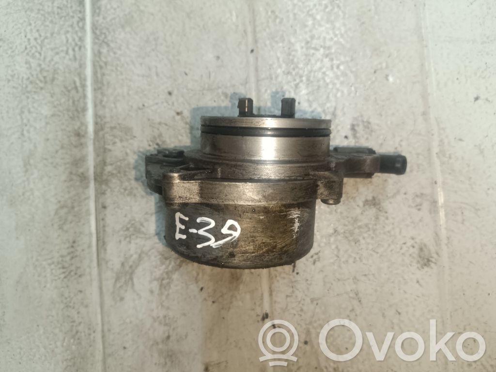 BMW 5 E39 Vacuum pump 