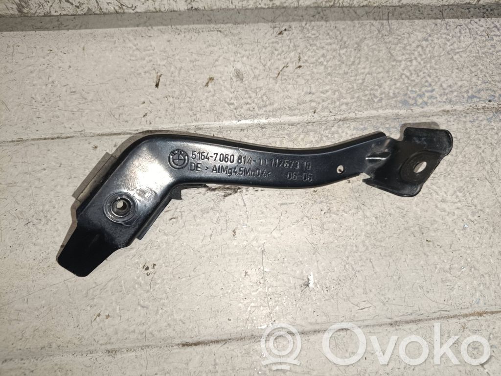 BMW 5 E60 E61 Fender mounting bracket 