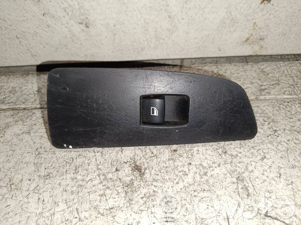 BMW 1 E81 E87 Electric window control switch 