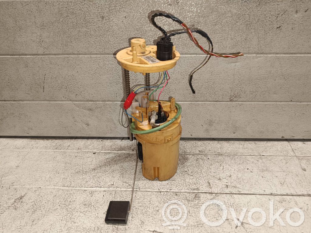 BMW X5 E70 Bomba interna de combustible 