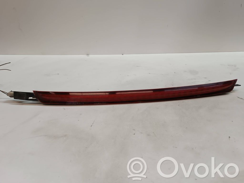 Kolmas/lisäjarruvalo   63258368764