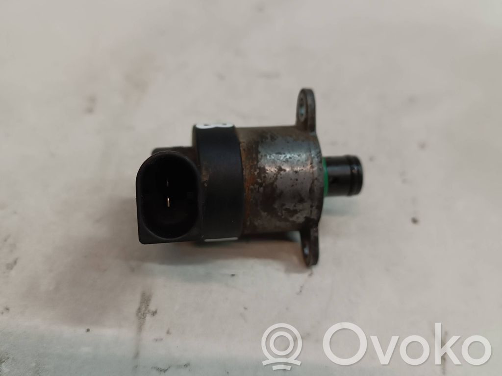 Fuel pressure regulator   8050