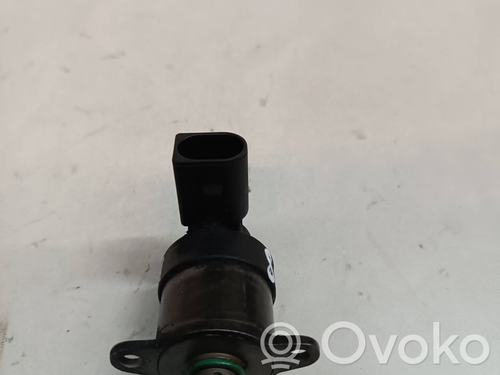 BMW 5 E60 E61 Fuel pressure regulator 