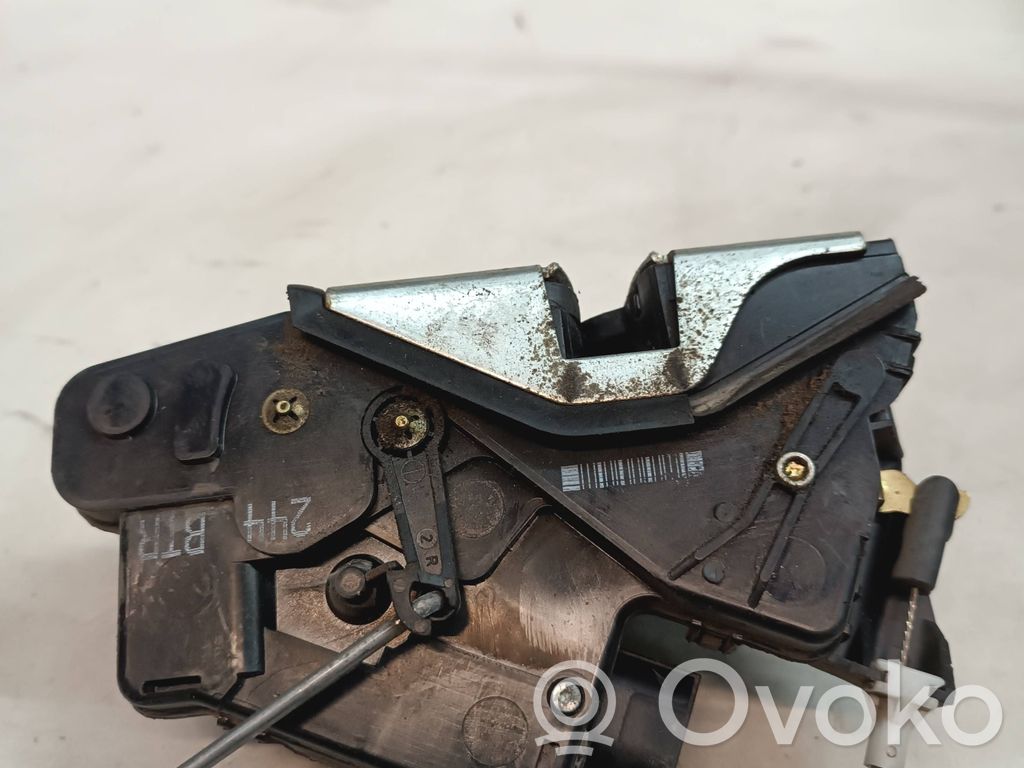 BMW 3 E46 Front door lock 