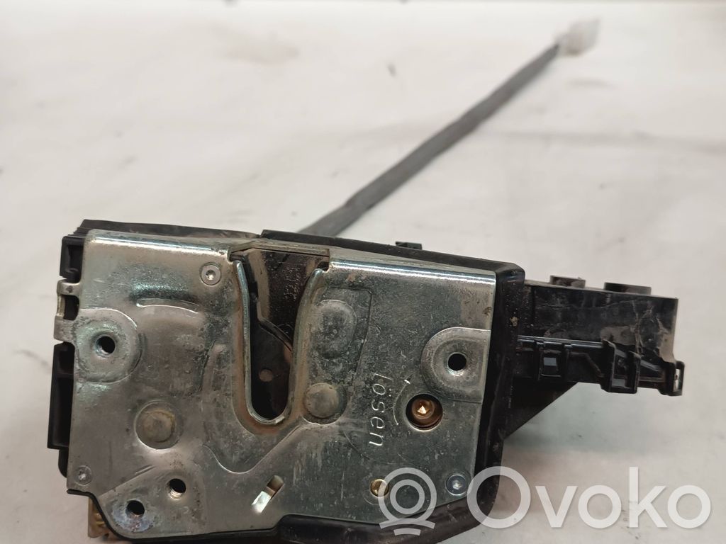 BMW 3 E46 Front door lock 