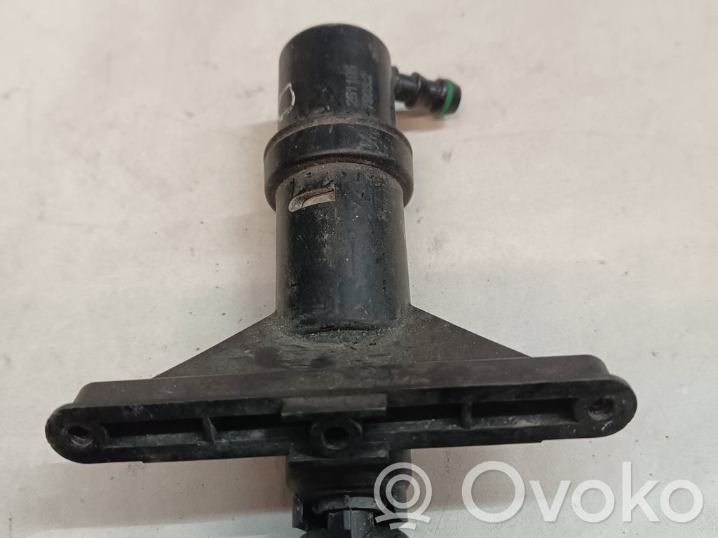 Headlight washer spray nozzle   8685