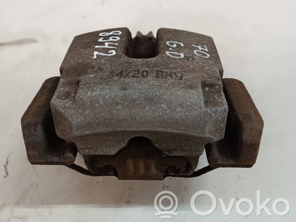 Rear brake caliper   8942