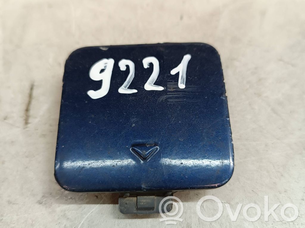 BMW 5 E60 E61 Priekinis tempimo kilpos dangtelis 