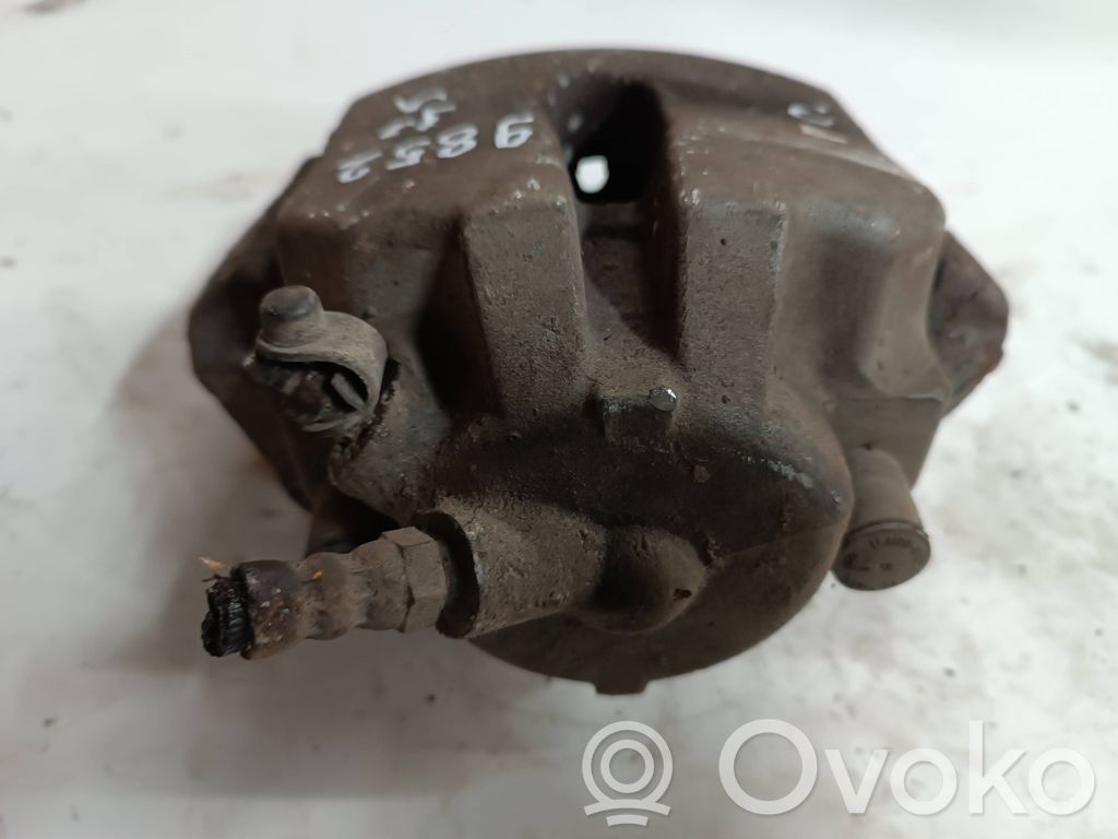 Front brake caliper   9852