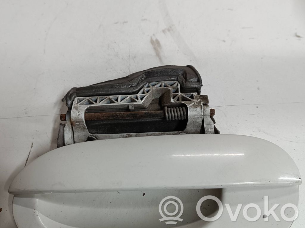 Manecilla externa puerta trasera   9993