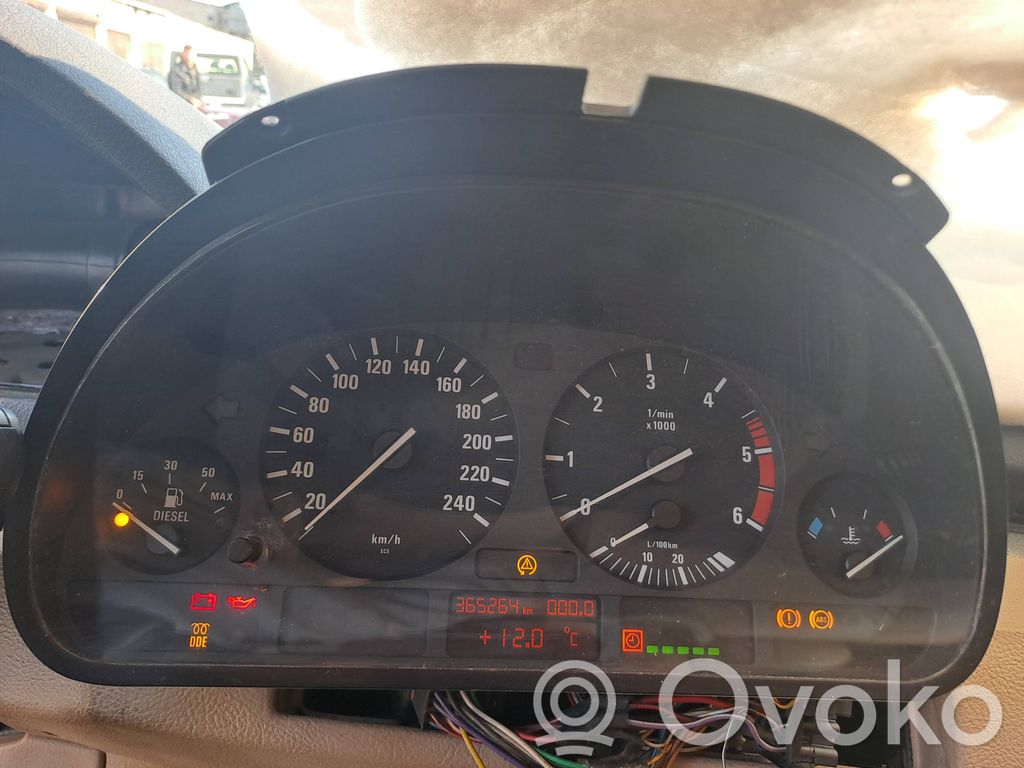 BMW 5 E39 Spidometrs (instrumentu panelī) 
