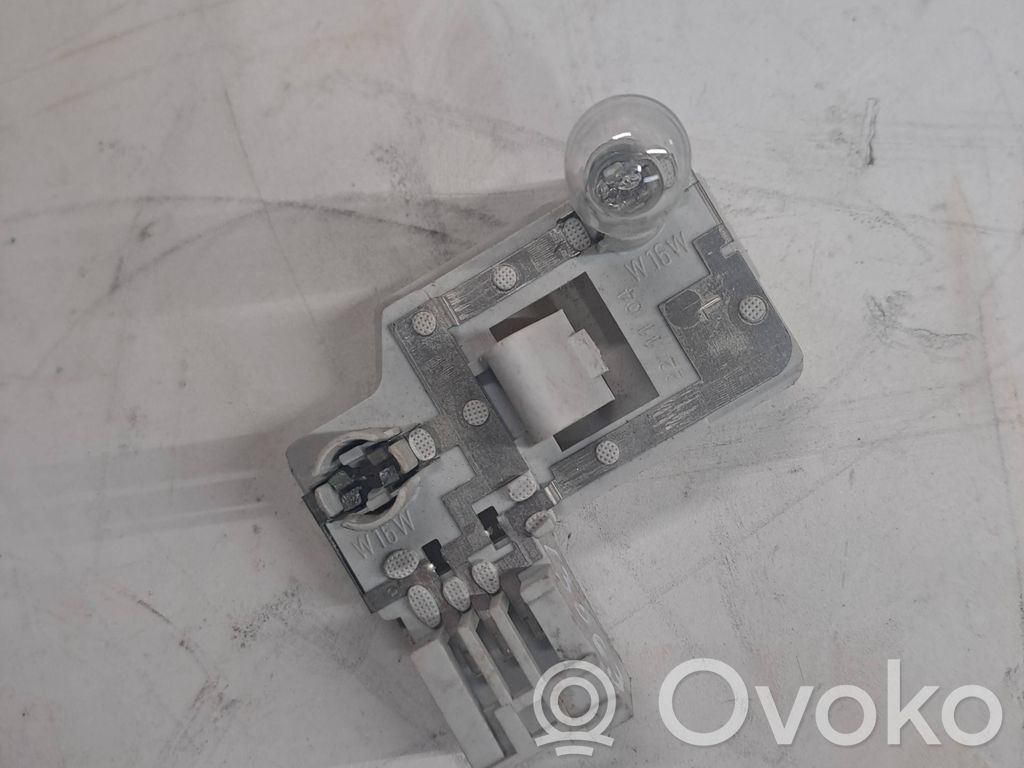 BMW 5 E60 E61 Aizmugures spuldzes vāka turētājs 
