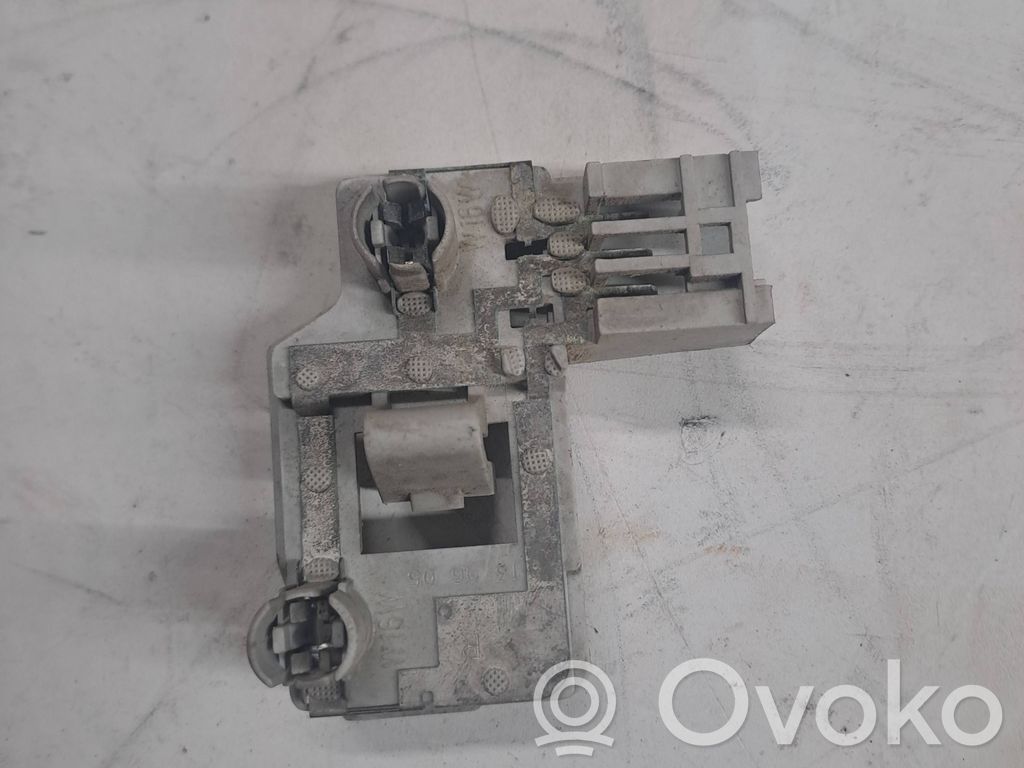 BMW 5 E60 E61 Aizmugures spuldzes vāka turētājs 