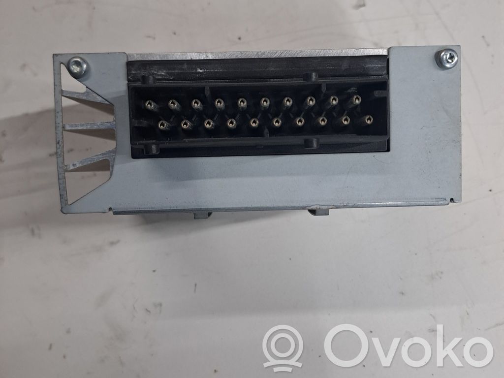 Vahvistin   6957807