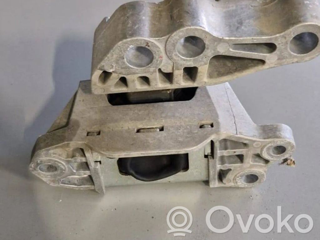 Engine mounting bracket   00520407270,520407270,03313,0A236